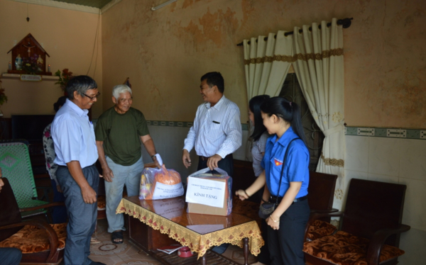 Trung tâm Khuyến nông tỉnh Đắk Lắk với hoạt động tri ân ngày thương binh, liệt sĩ (27/7/1947-27/7/2019)