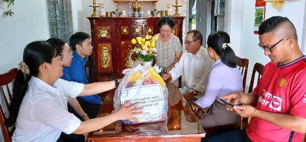 Trung tâm Khuyến nông – Giống cây trồng, vật nuôi và Thủy sản tỉnh Đắk Lắk với hoạt động tri ân ngày thương binh, liệt sĩ (27/7/1947-27/7/2024) (175)